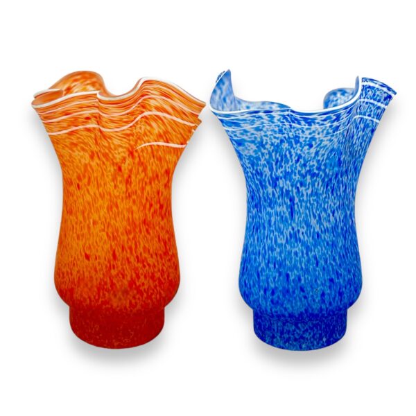 Florero de cristal con ondas